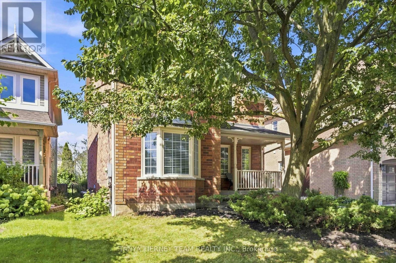36 Zachary Place, Whitby, Ontario  L1M 1E1 - Photo 3 - E13722528