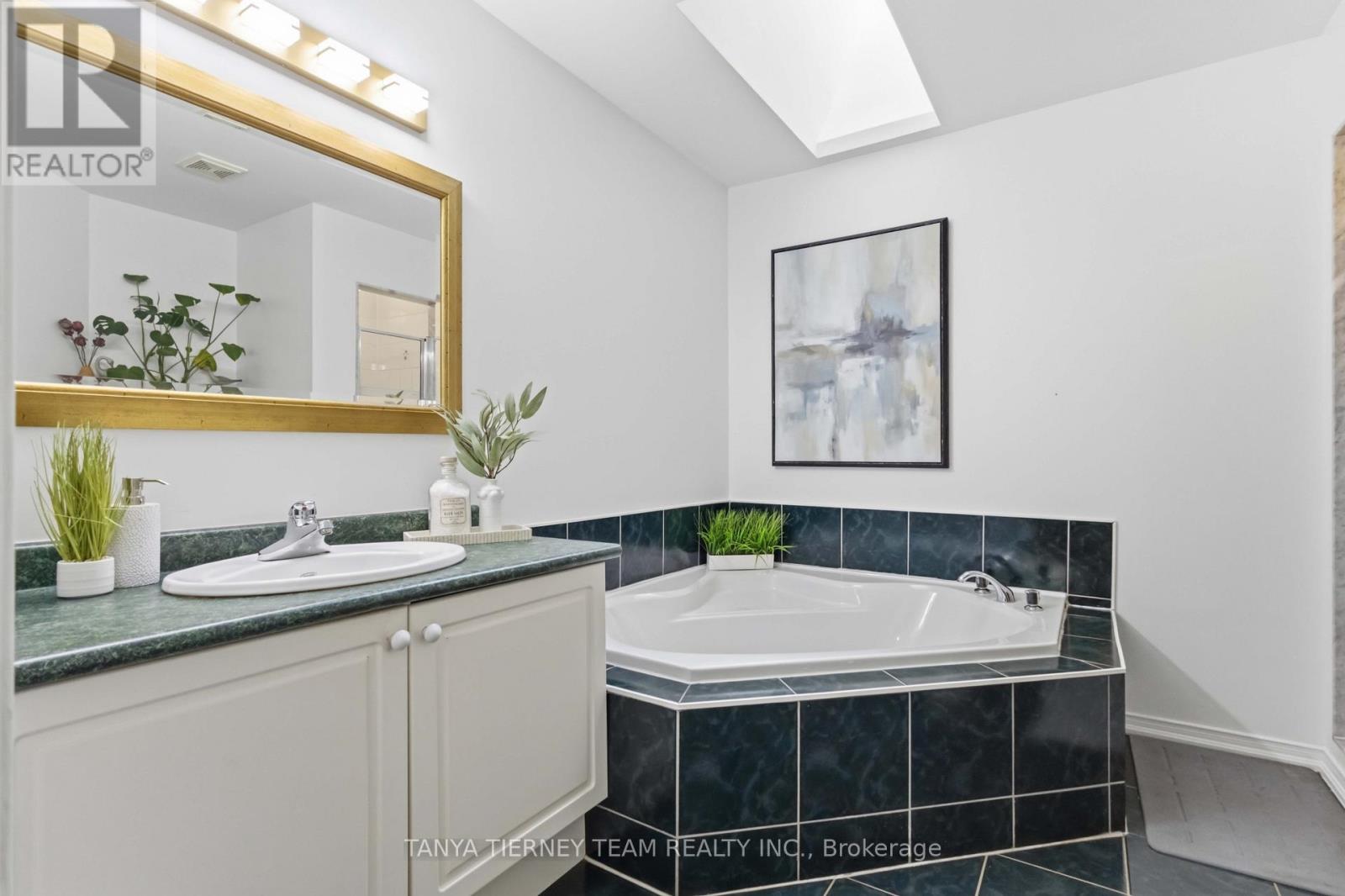 36 Zachary Place, Whitby, Ontario  L1M 1E1 - Photo 33 - E13722528