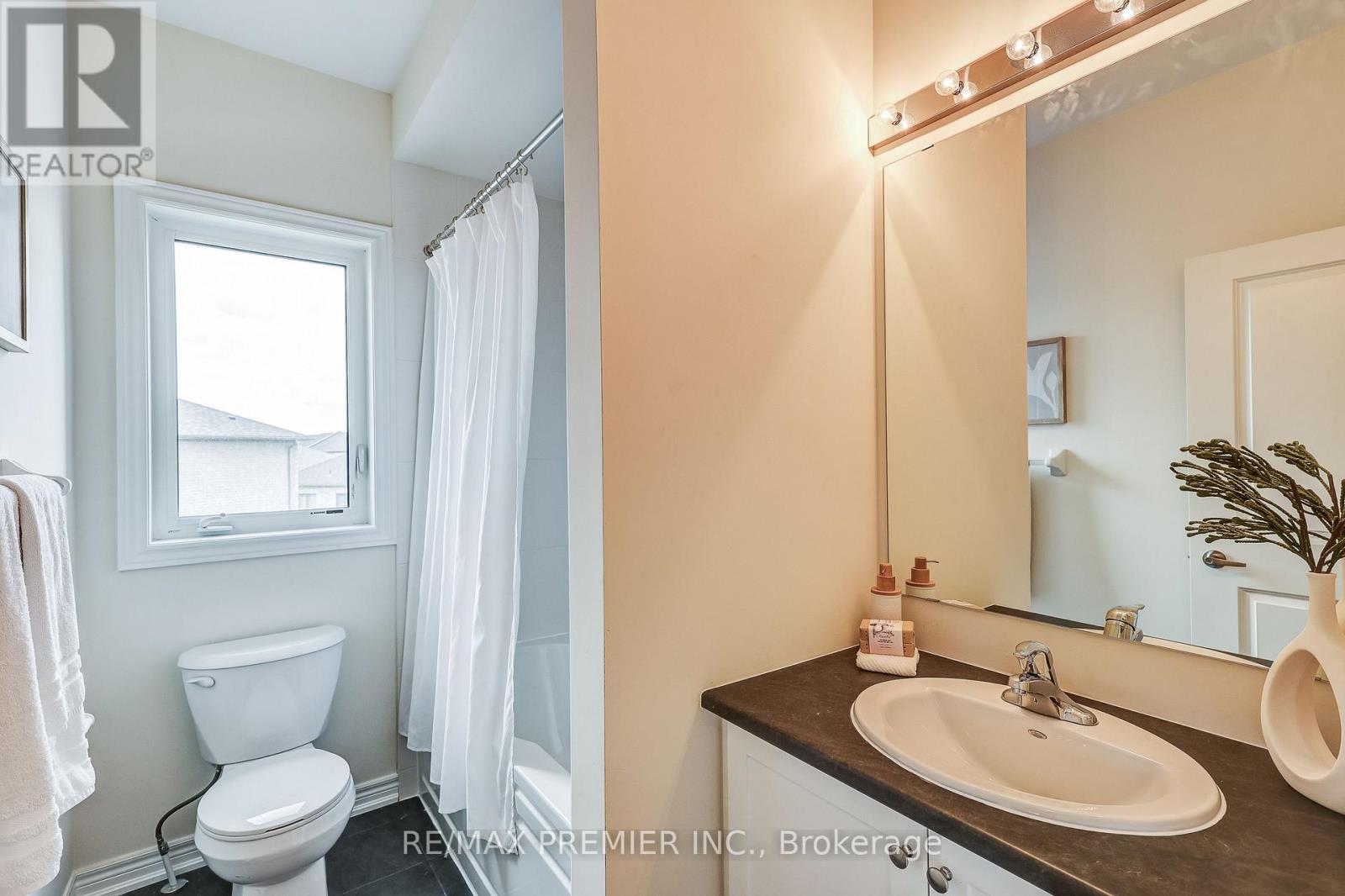 1267 Winding Woods Trail, Pickering, Ontario  L1X 0S3 - Photo 33 - E13722550