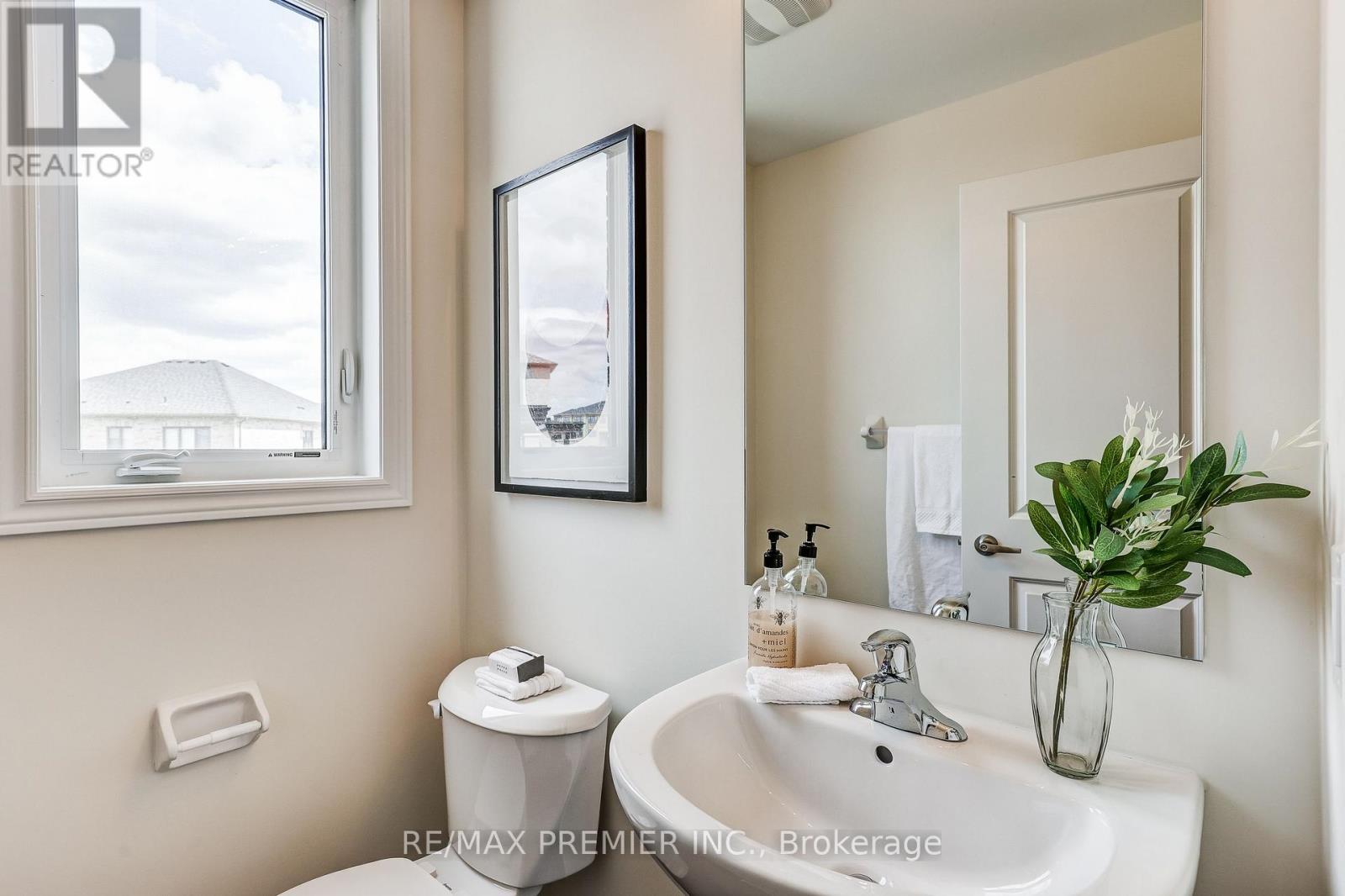 1267 Winding Woods Trail, Pickering, Ontario  L1X 0S3 - Photo 9 - E13722550