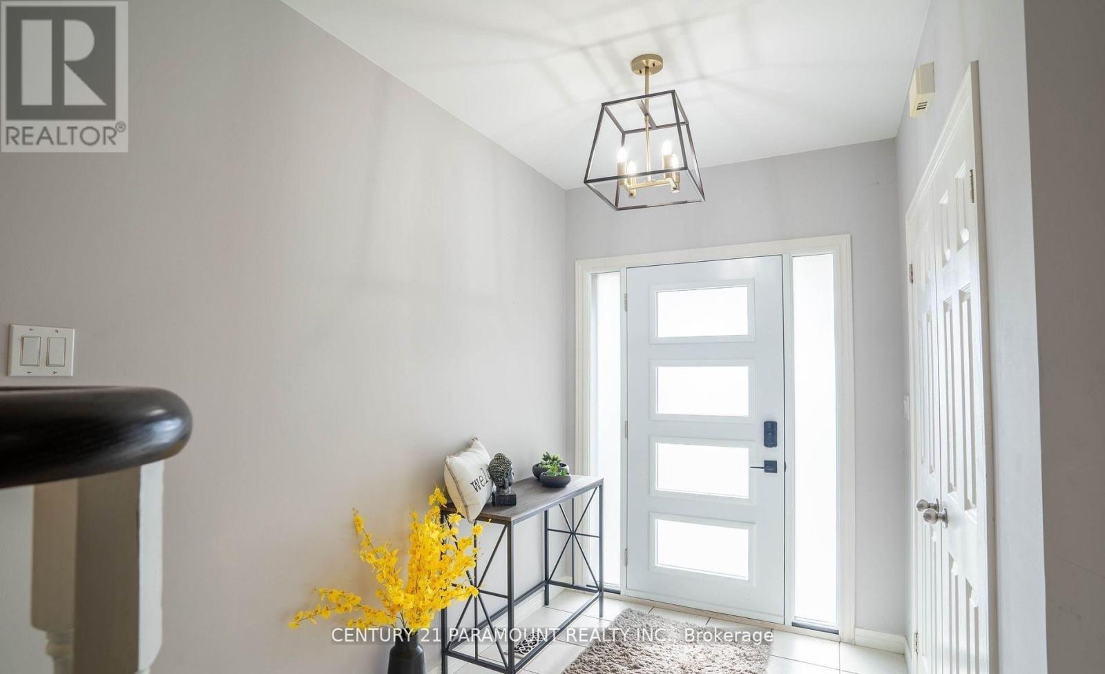 100 Fieldcrest Avenue, Clarington, Ontario  L1E 2Y9 - Photo 3 - E13722582