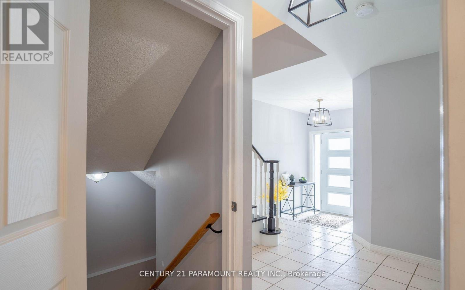 100 Fieldcrest Avenue, Clarington, Ontario  L1E 2Y9 - Photo 4 - E13722582