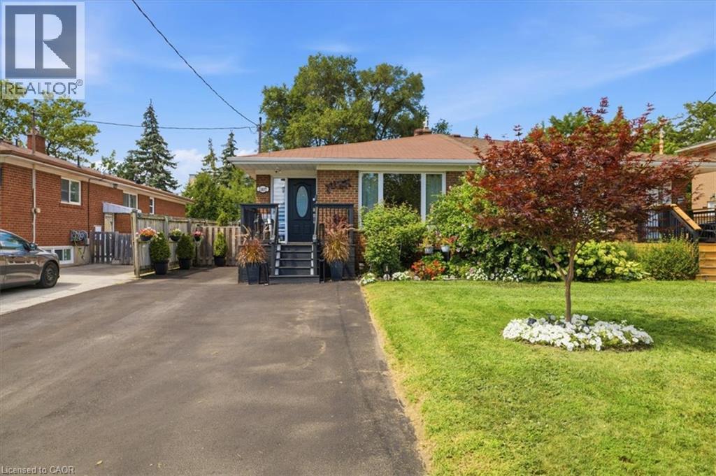 2407 BARCLAY Road, Burlington, Ontario