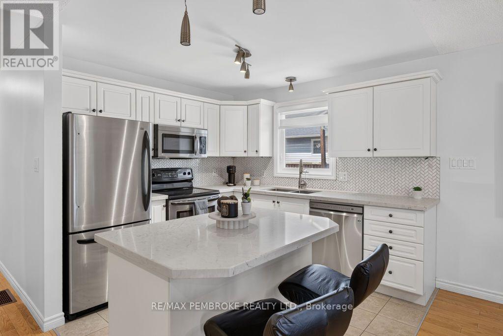 3 Winfield Street, Petawawa, Ontario  K8H 0A1 - Photo 19 - X13722686