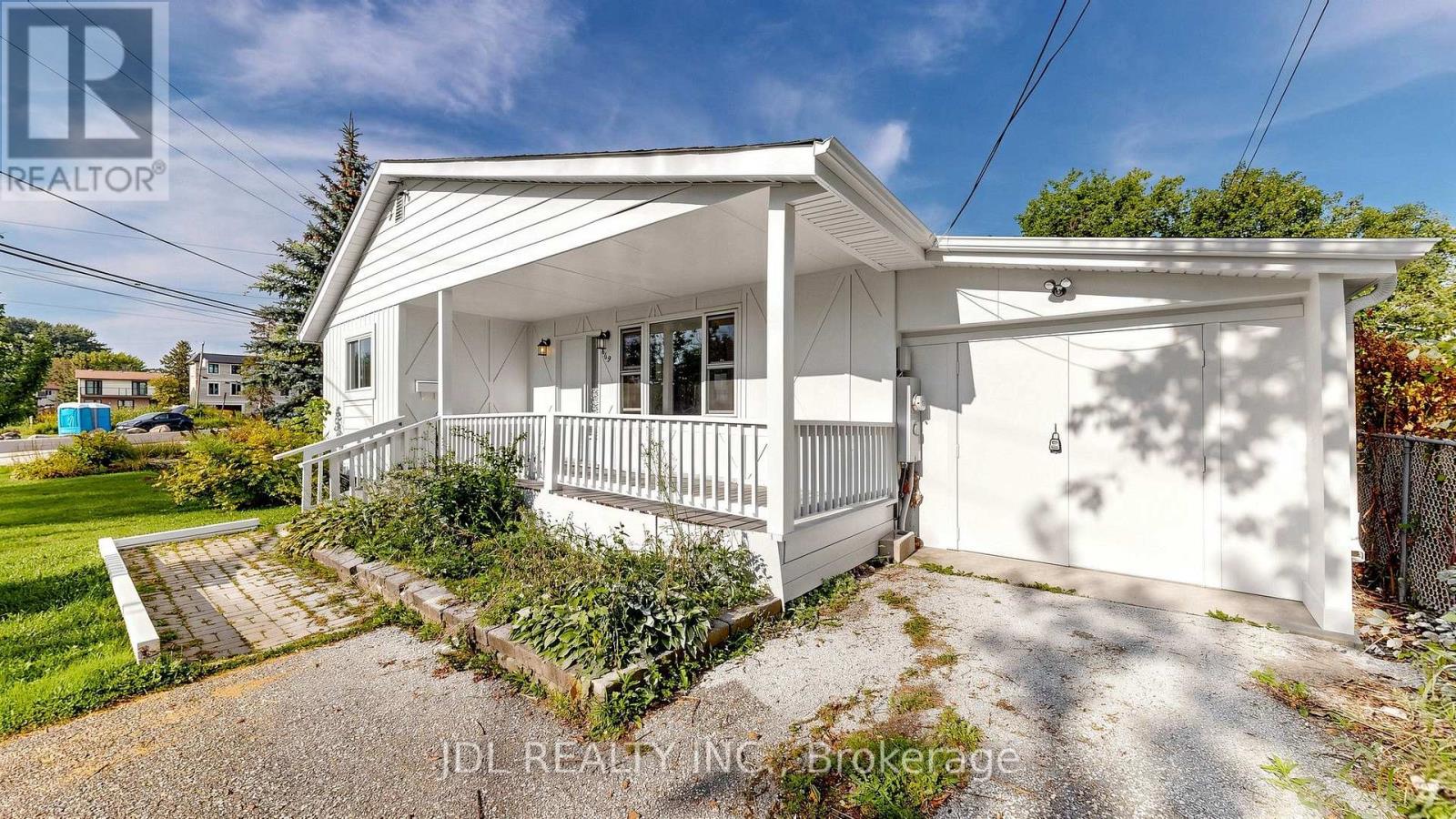 669 Lake Drive S, Georgina, Ontario  L4P 1T8 - Photo 4 - N13722514