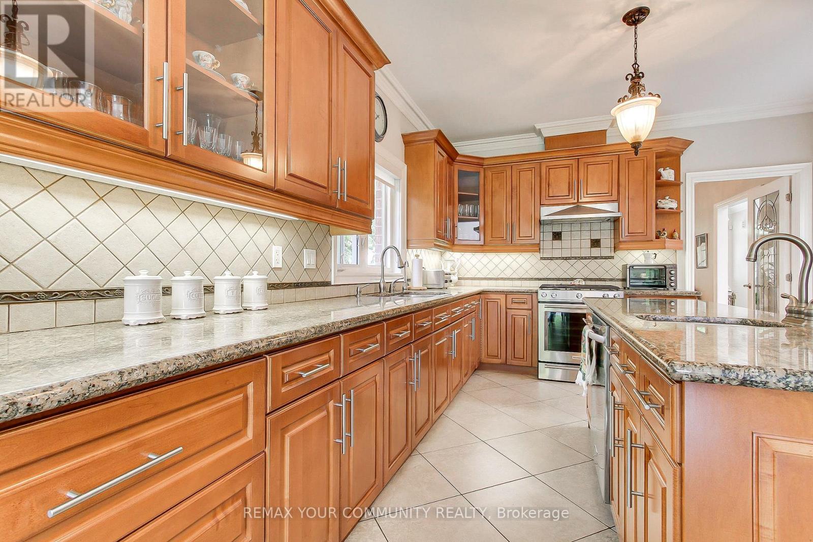 30 Elm Grove Avenue, Richmond Hill, Ontario  L4E 2T1 - Photo 11 - N13722608