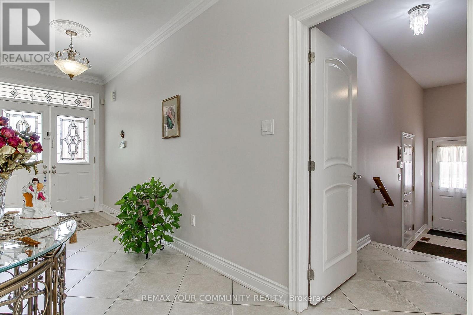 30 Elm Grove Avenue, Richmond Hill, Ontario  L4E 2T1 - Photo 7 - N13722608