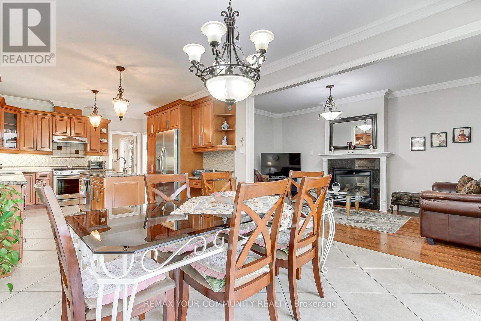 30 Elm Grove Avenue, Richmond Hill, Ontario  L4E 2T1 - Photo 8 - N13722608