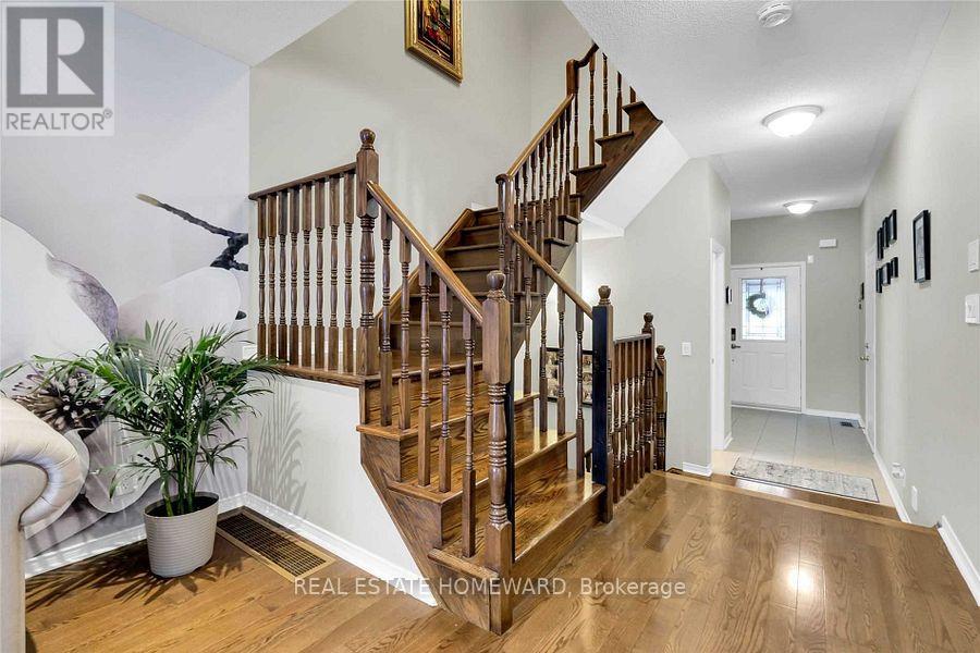 19 Bilbrough Street, Aurora, Ontario  L4G 7W3 - Photo 7 - N13722658