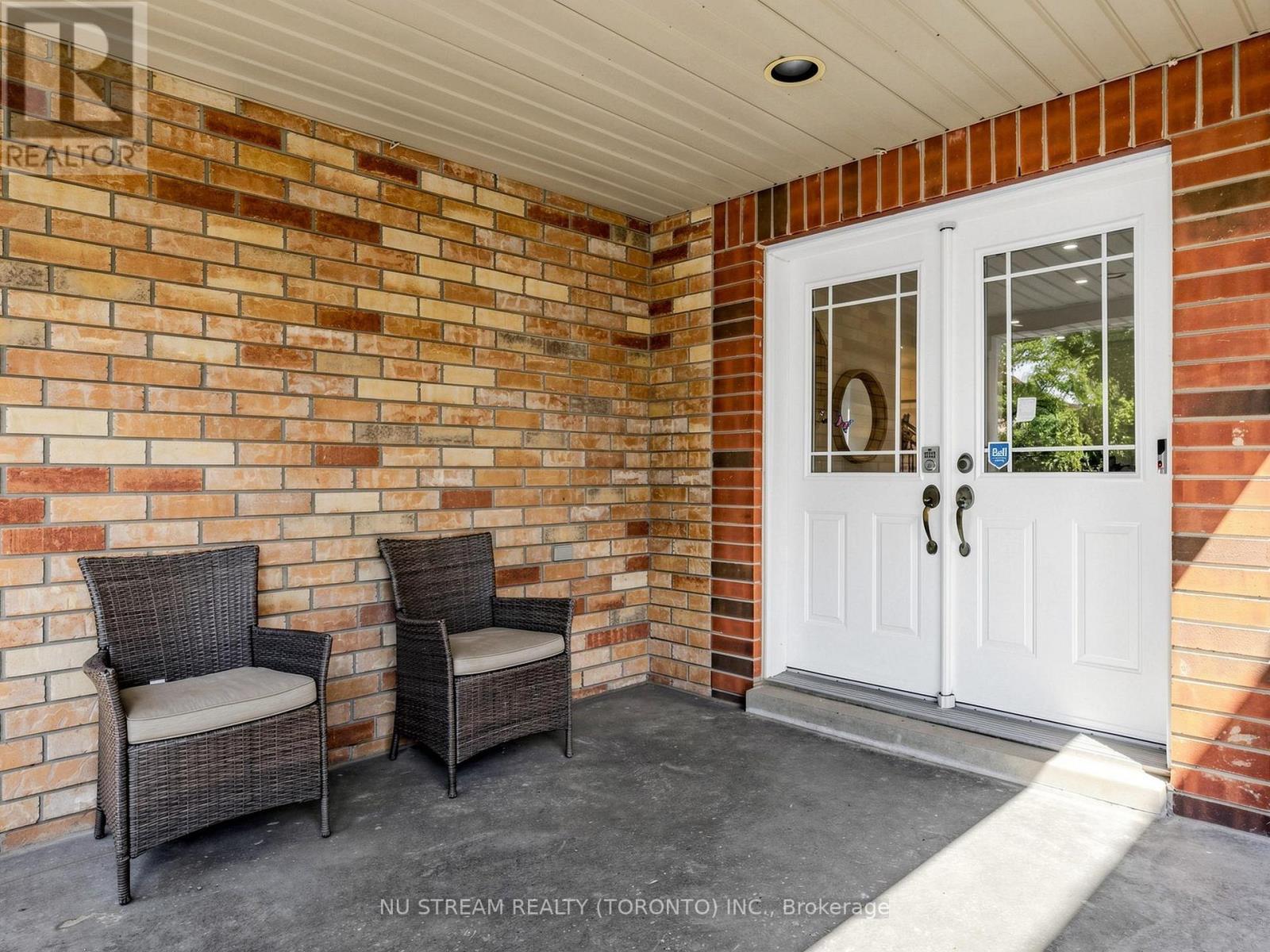 157 BILBROUGH STREET, Aurora, Ontario