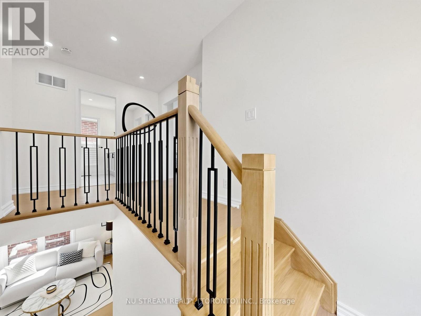 157 Bilbrough Street, Aurora, Ontario  L4G 7X1 - Photo 11 - N13722684