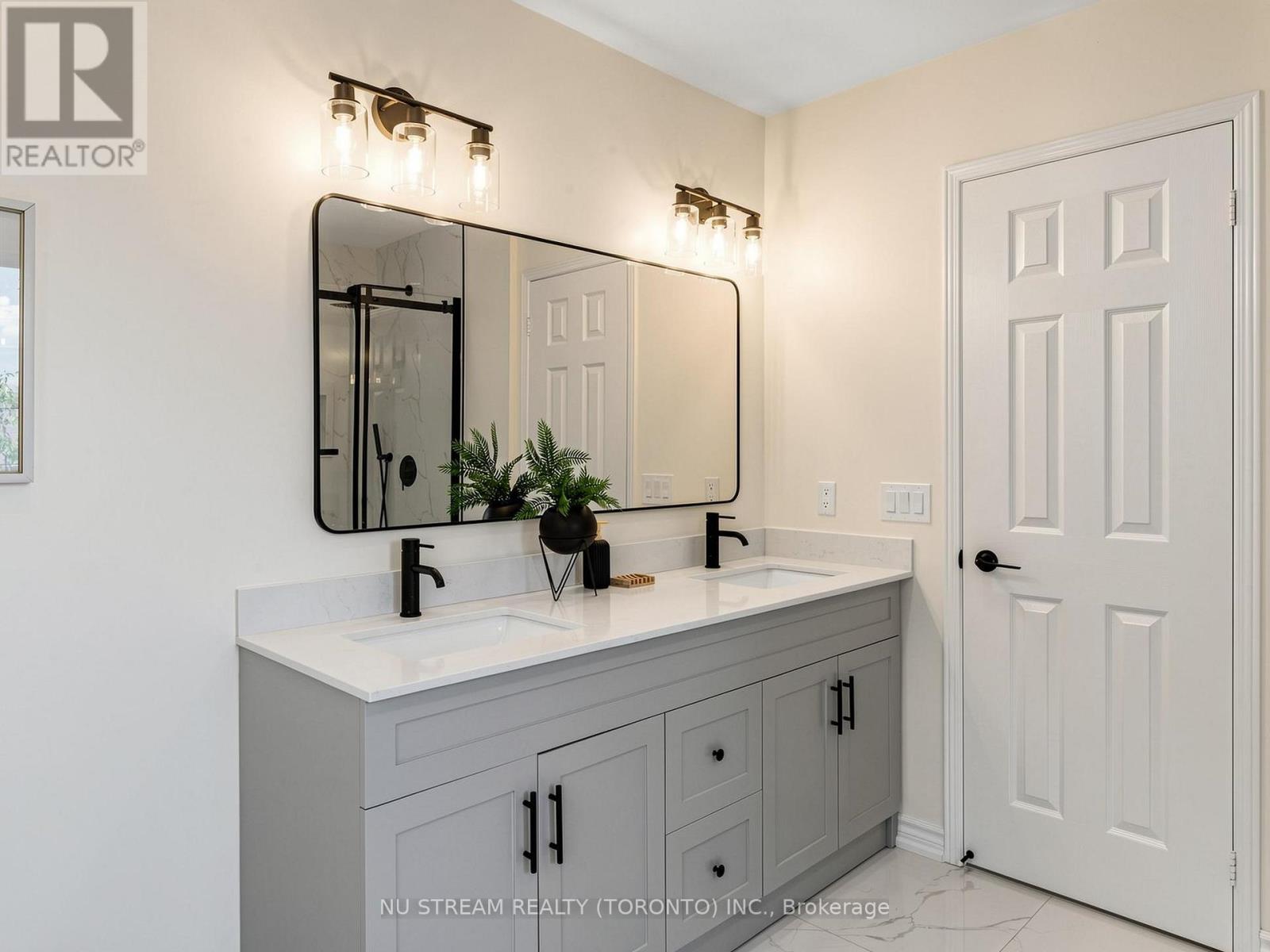 157 Bilbrough Street, Aurora, Ontario  L4G 7X1 - Photo 19 - N13722684
