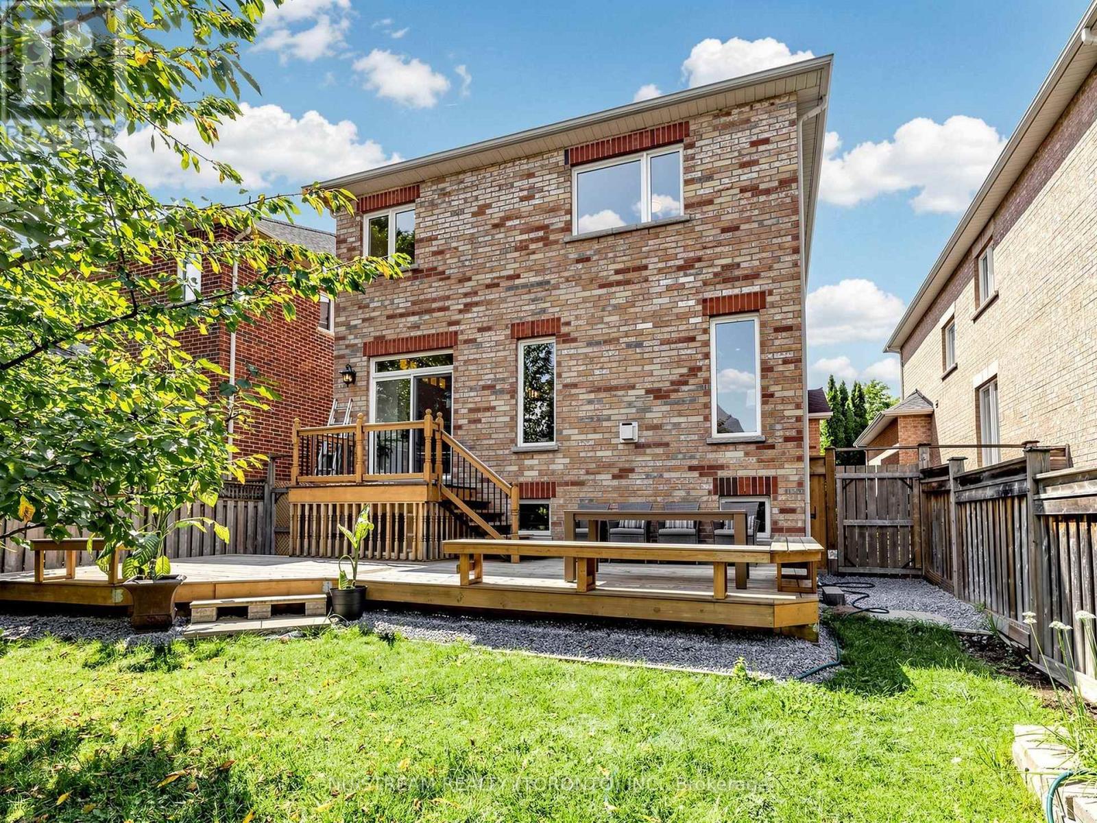 157 Bilbrough Street, Aurora, Ontario  L4G 7X1 - Photo 24 - N13722684