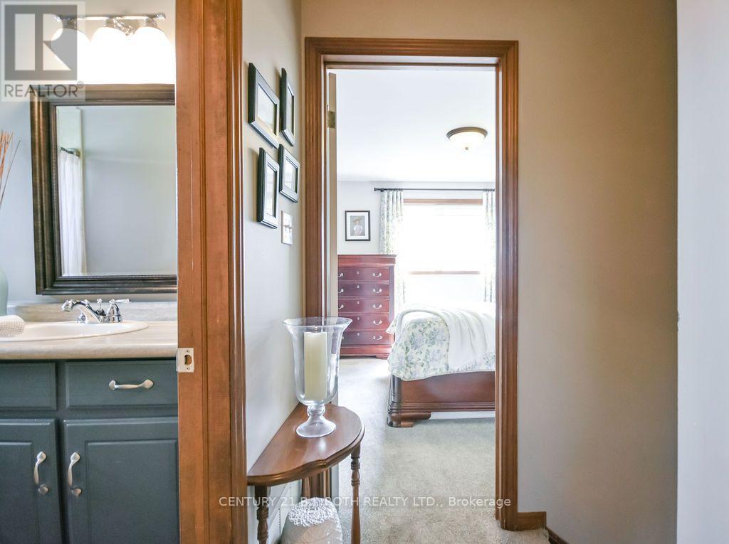 377 Mary Street, Orillia, Ontario  L3V 3G2 - Photo 27 - S13722600
