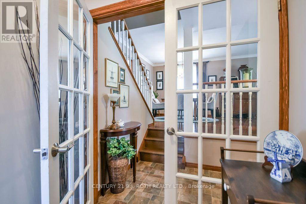 377 Mary Street, Orillia, Ontario  L3V 3G2 - Photo 3 - S13722600