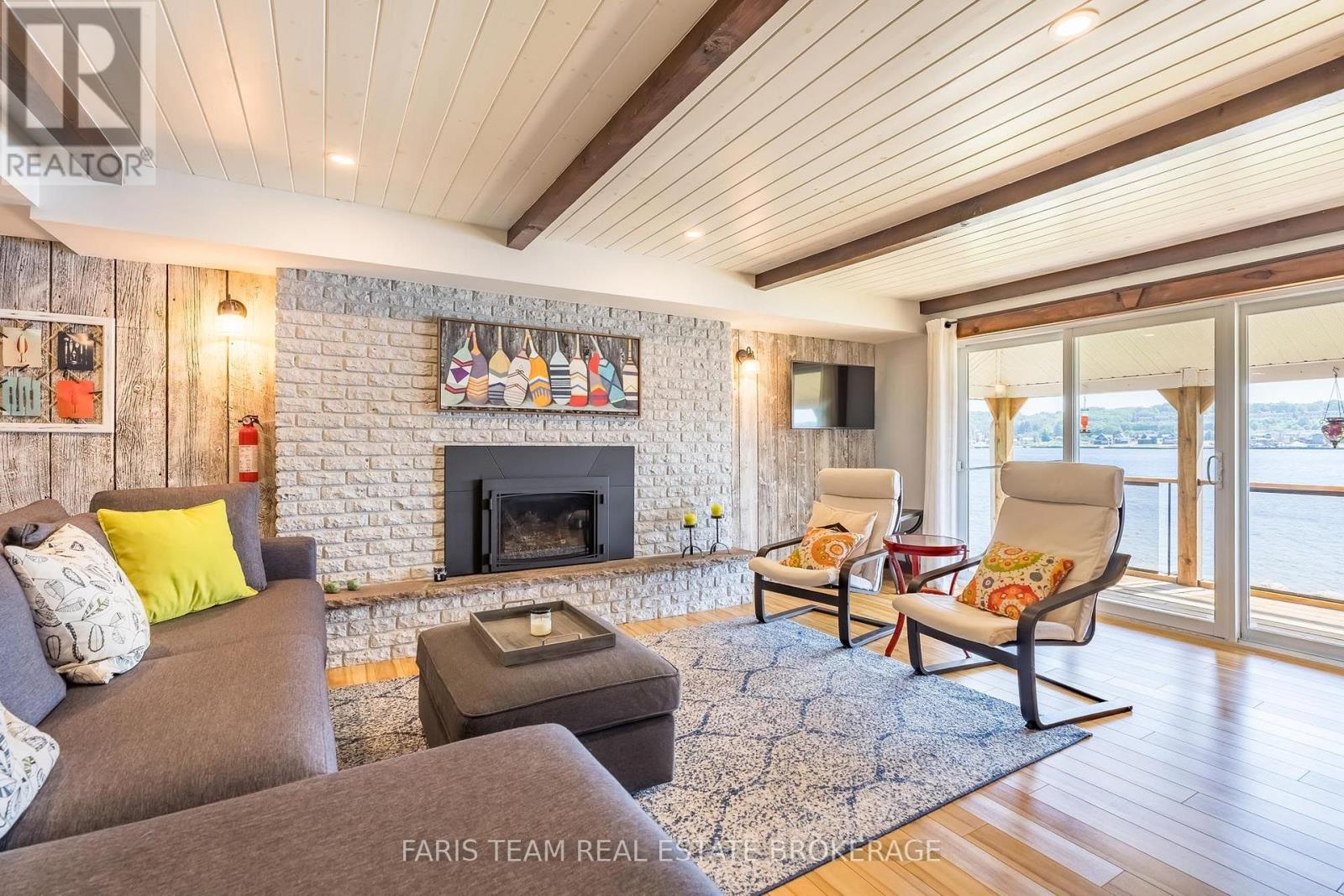 375 Champlain Road, Penetanguishene, Ontario  L9M 1S3 - Photo 14 - S13722636