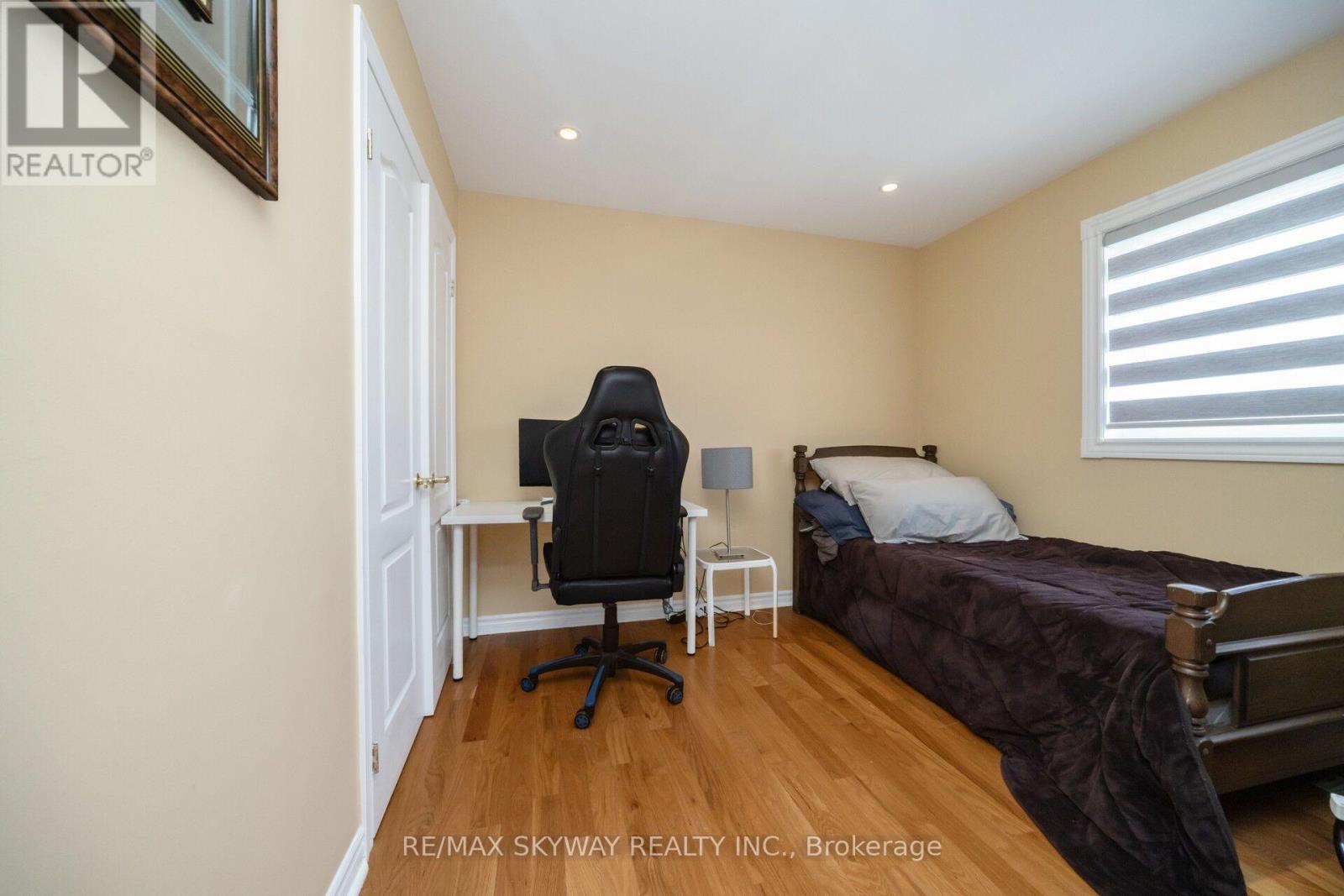 25 Woodcreek Drive, Brampton, Ontario  L6Z 4V5 - Photo 23 - W13722506