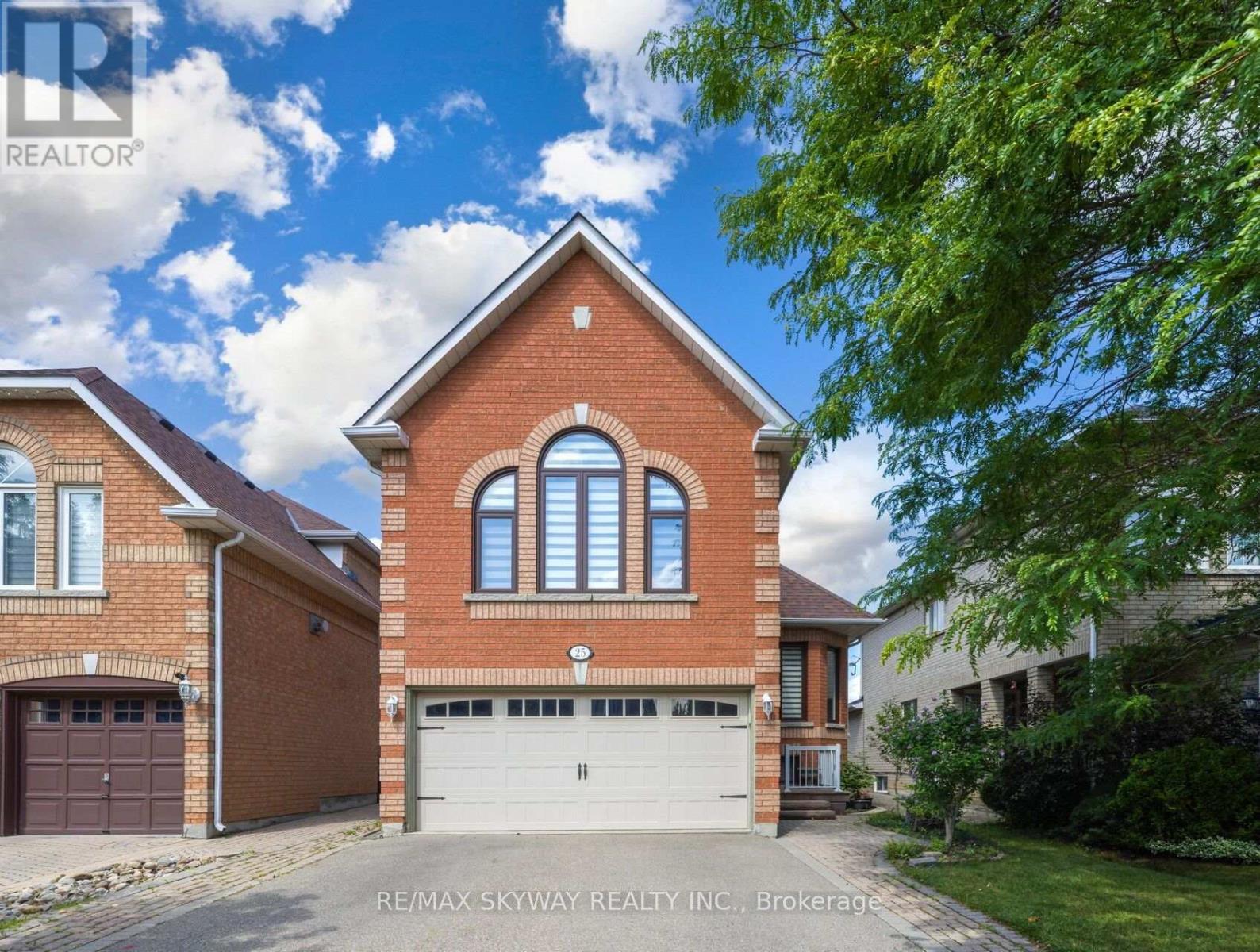 25 Woodcreek Drive, Brampton, Ontario  L6Z 4V5 - Photo 3 - W13722506