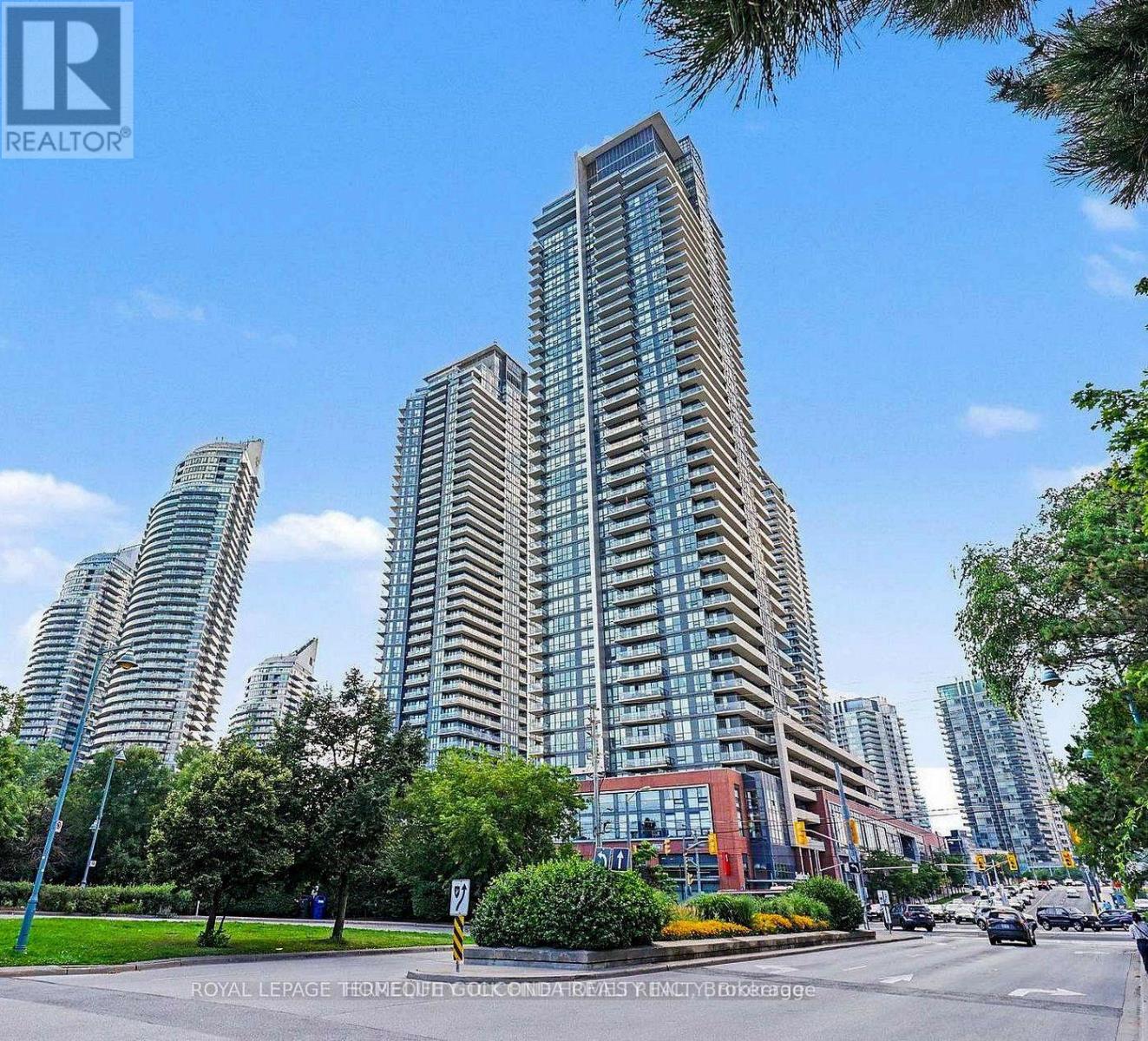 819 - 2200 LAKE SHORE BOULEVARD W