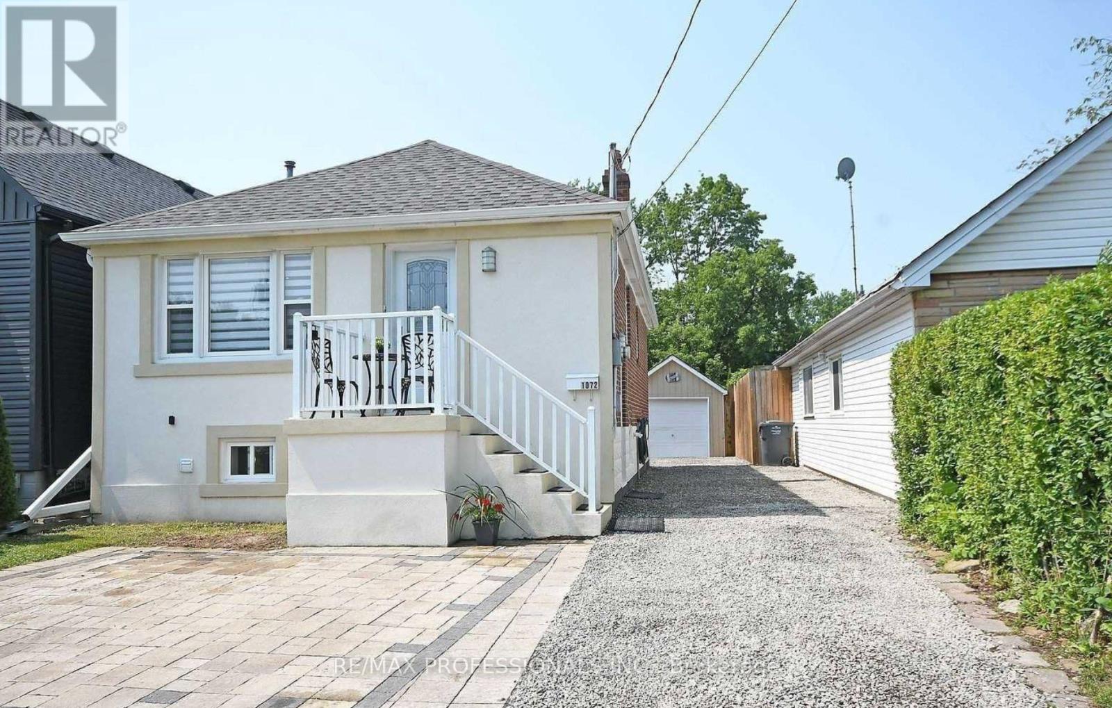 BSMT - 1072 ALEXANDRA AVENUE