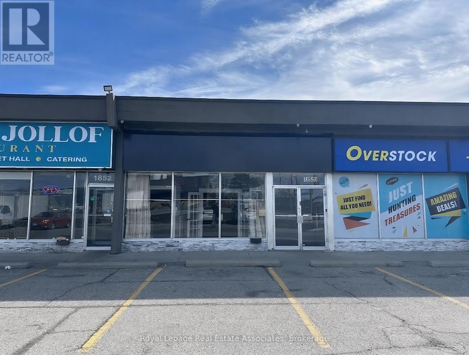 1850 Dundas Street, Mississauga, Ontario  L4X 1L9 - Photo 1 - W13722548