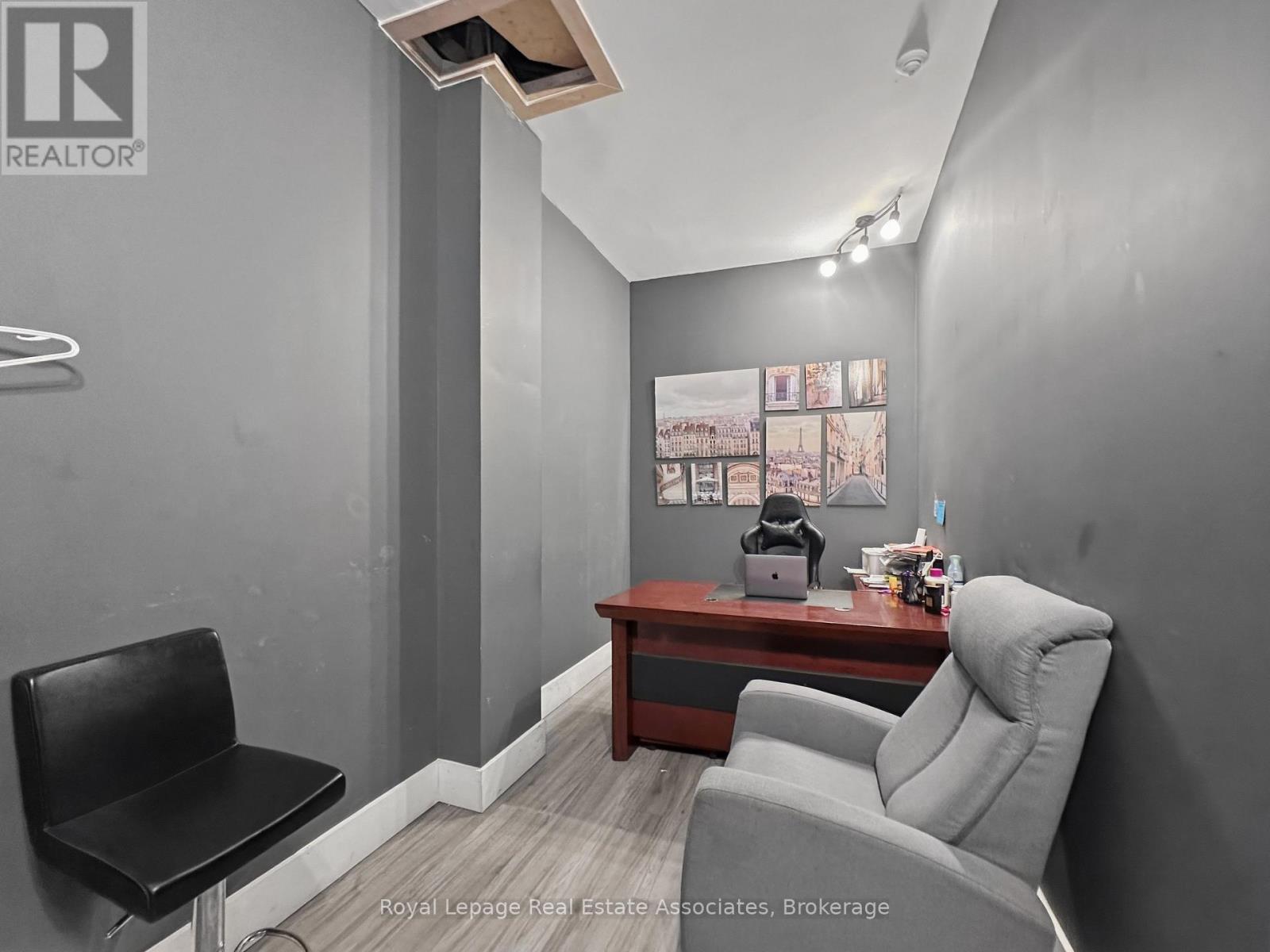 1850 Dundas Street, Mississauga, Ontario  L4X 1L9 - Photo 17 - W13722548