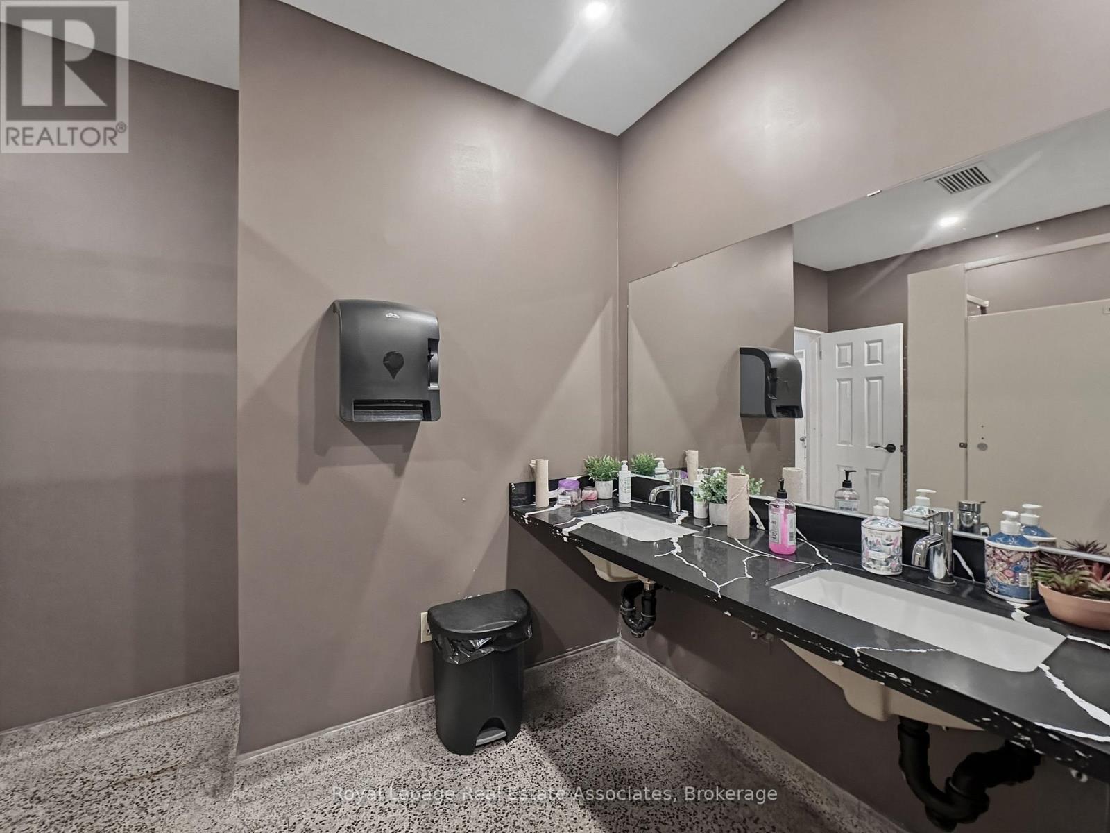 1850 Dundas Street, Mississauga, Ontario  L4X 1L9 - Photo 25 - W13722548