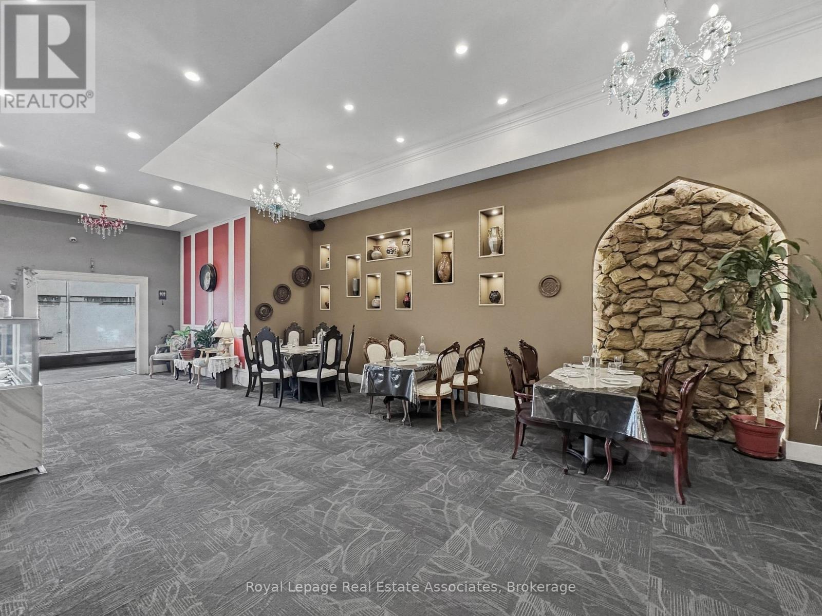 1850 Dundas Street, Mississauga, Ontario  L4X 1L9 - Photo 6 - W13722548