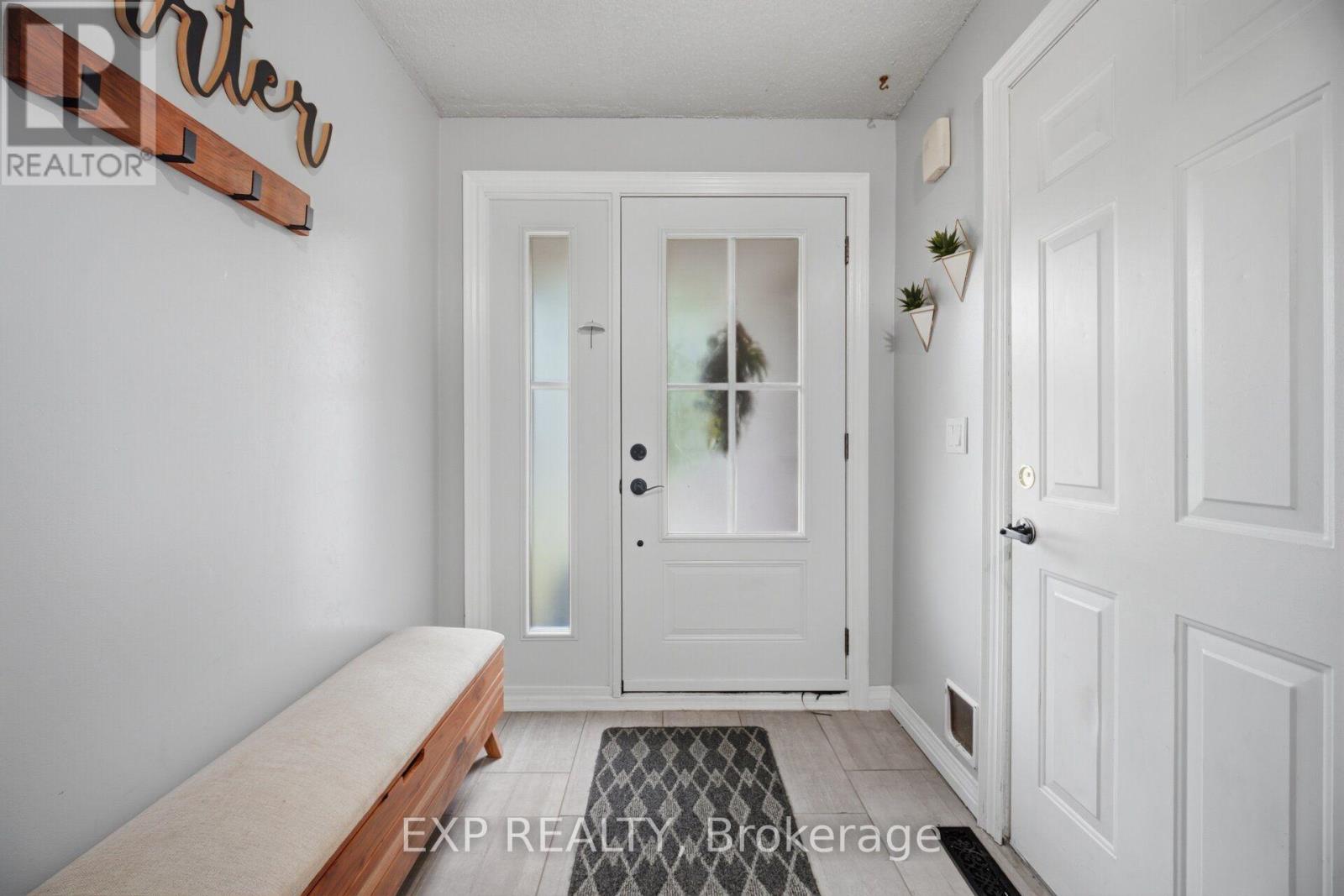 14 Royal Palm Drive, Brampton, Ontario  L6Z 1P5 - Photo 5 - W13722556