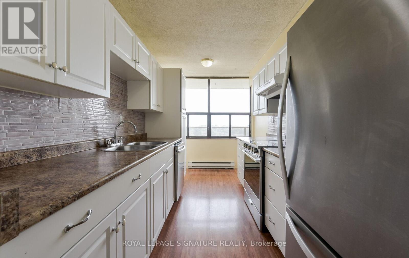 801 - 4 Kings Cross Road, Brampton, Ontario  L6T 3X8 - Photo 5 - W13722578