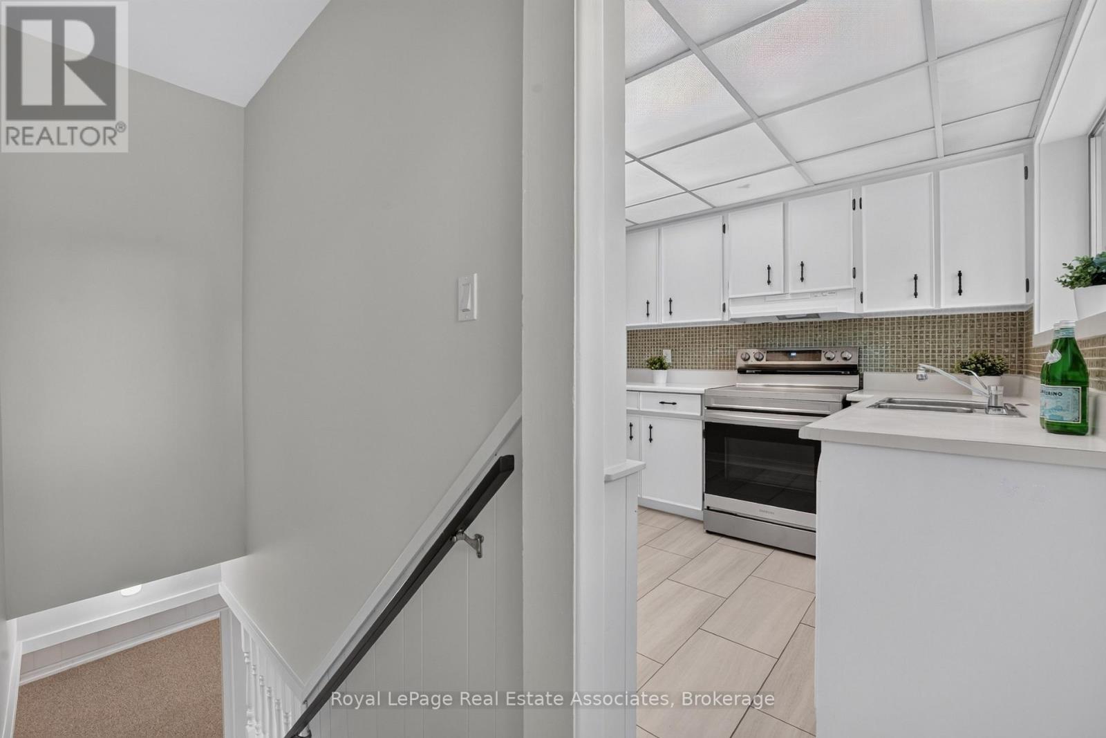 7 Greening Crescent, Toronto, Ontario  M9A 1N9 - Photo 12 - W13722596