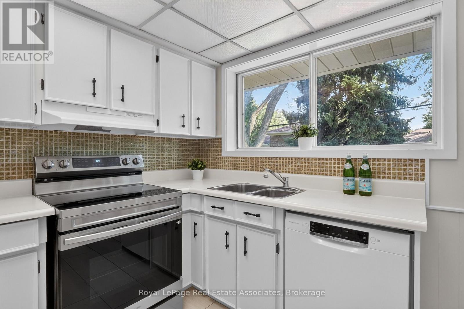 7 Greening Crescent, Toronto, Ontario  M9A 1N9 - Photo 15 - W13722596