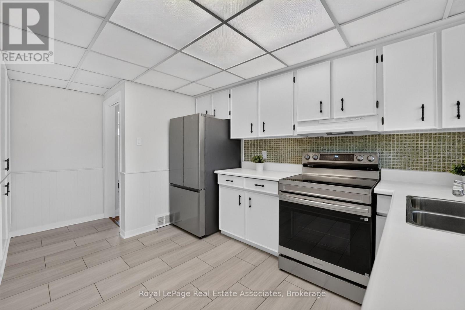 7 Greening Crescent, Toronto, Ontario  M9A 1N9 - Photo 18 - W13722596