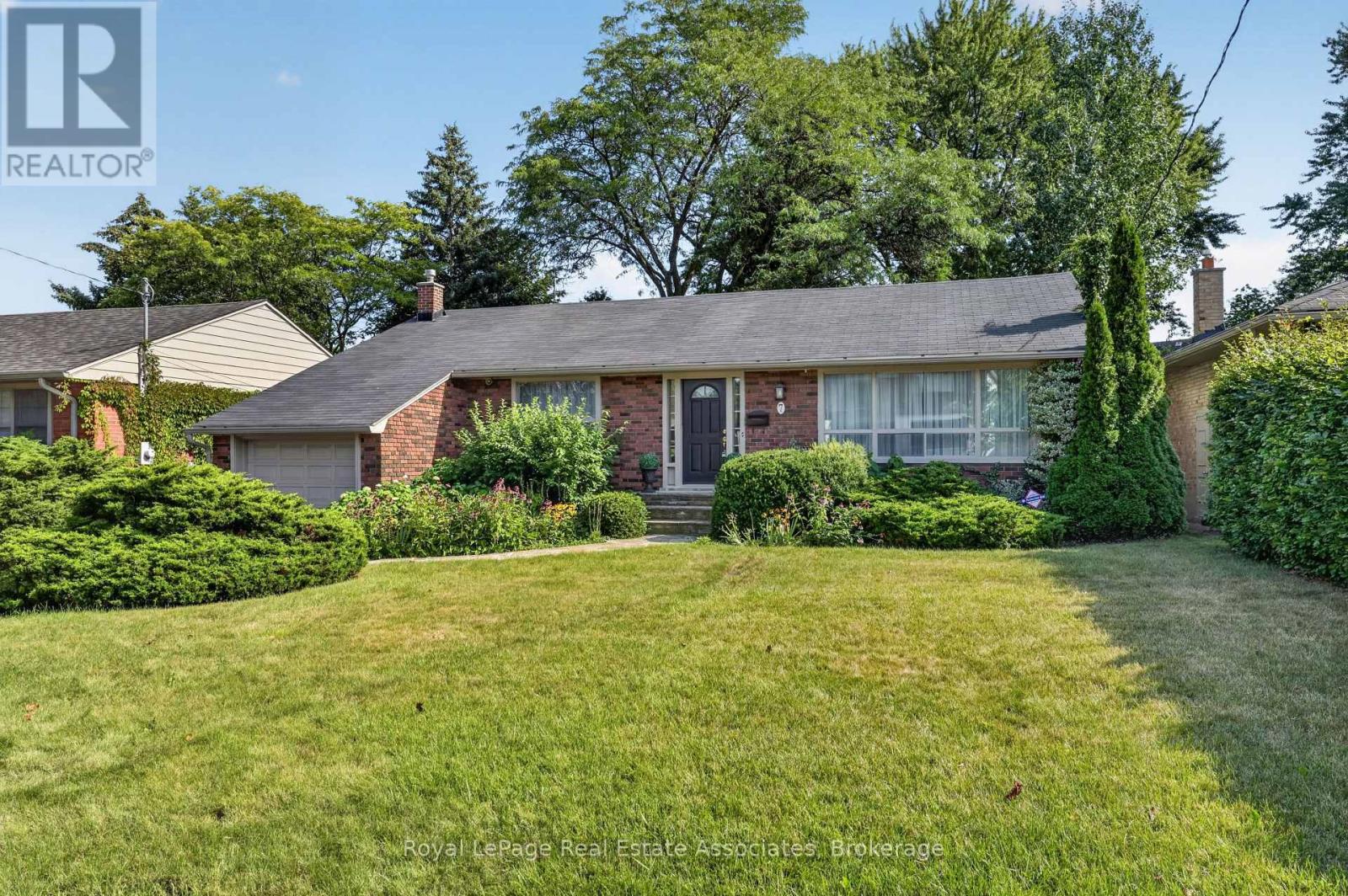 7 Greening Crescent, Toronto, Ontario  M9A 1N9 - Photo 49 - W13722596