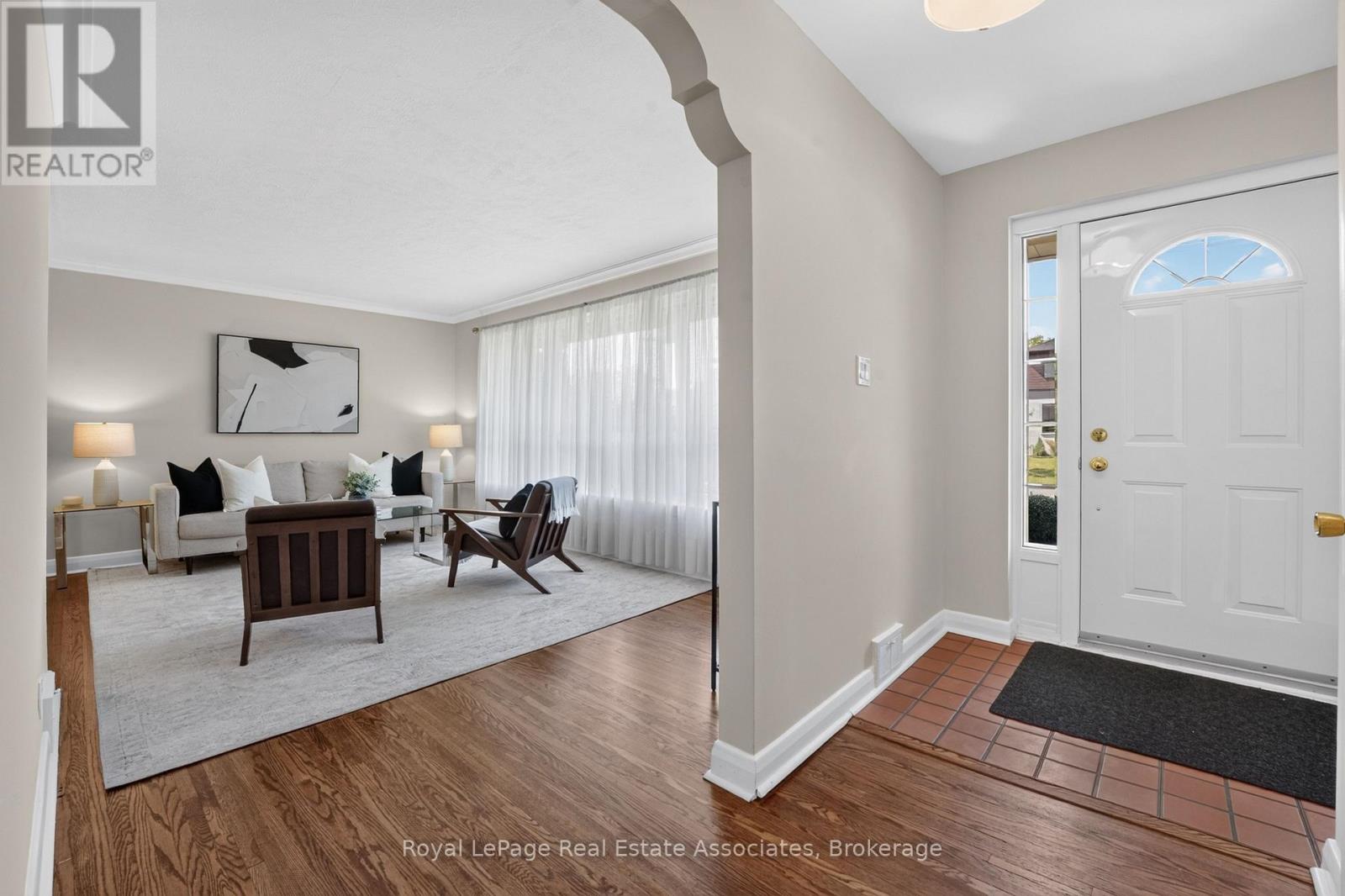 7 Greening Crescent, Toronto, Ontario  M9A 1N9 - Photo 5 - W13722596