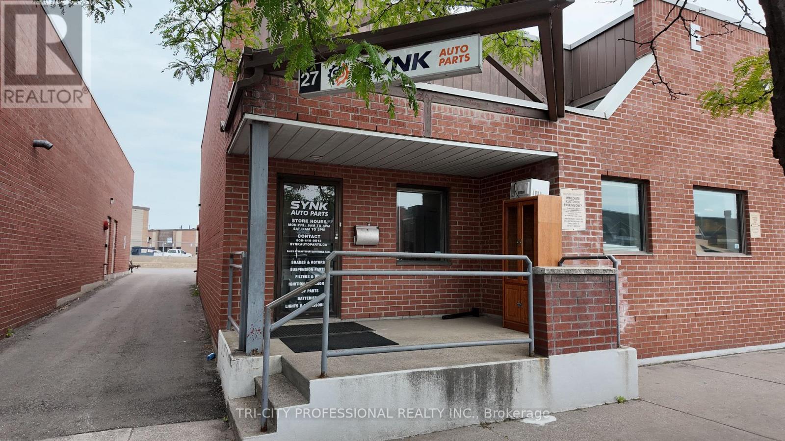 27 - 175 Toryork Drive, Toronto, Ontario M9L 2Y7 - Photo 1 - W13722648