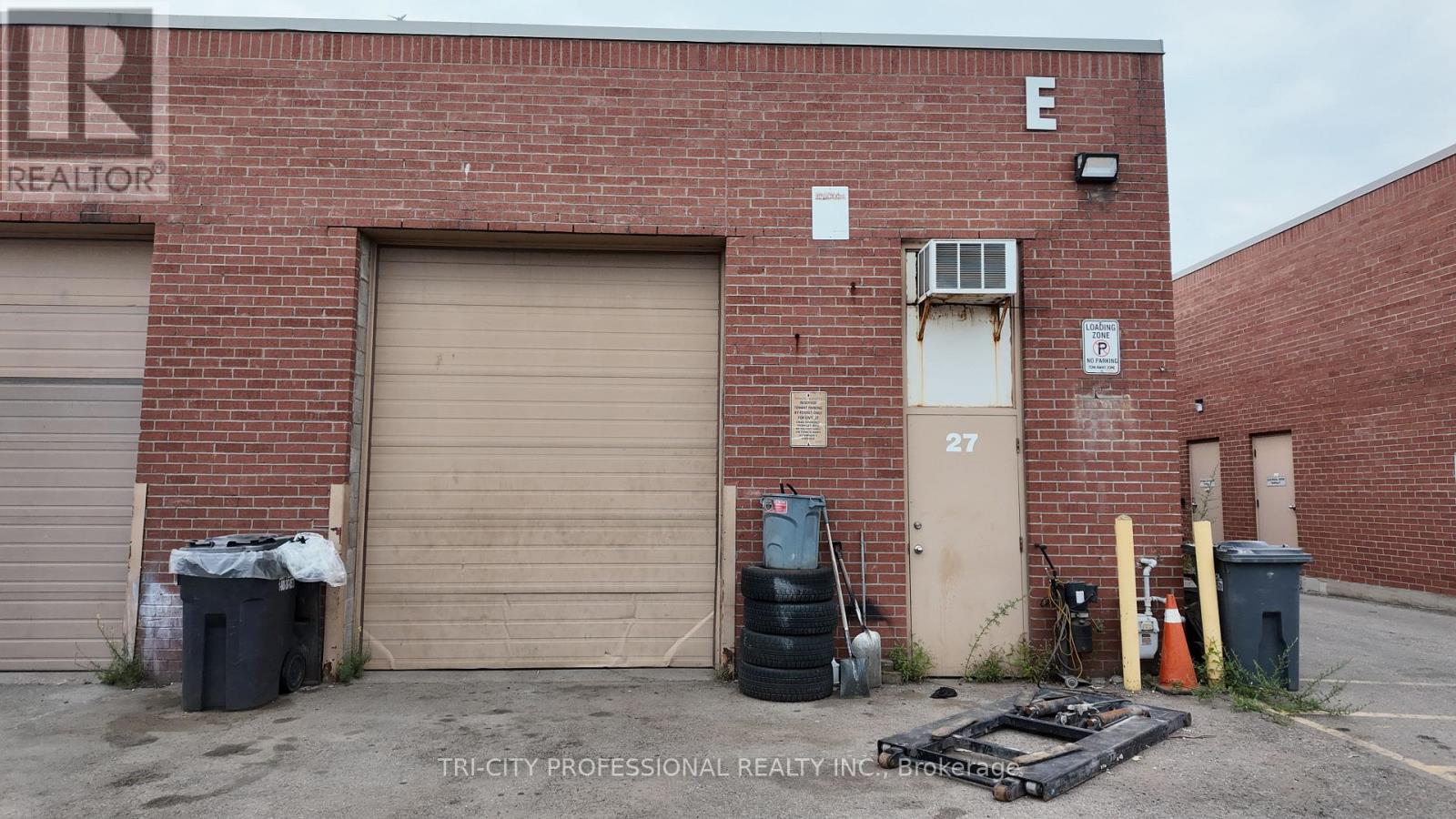 27 - 175 Toryork Drive, Toronto, Ontario M9L 2Y7 - Photo 3 - W13722648