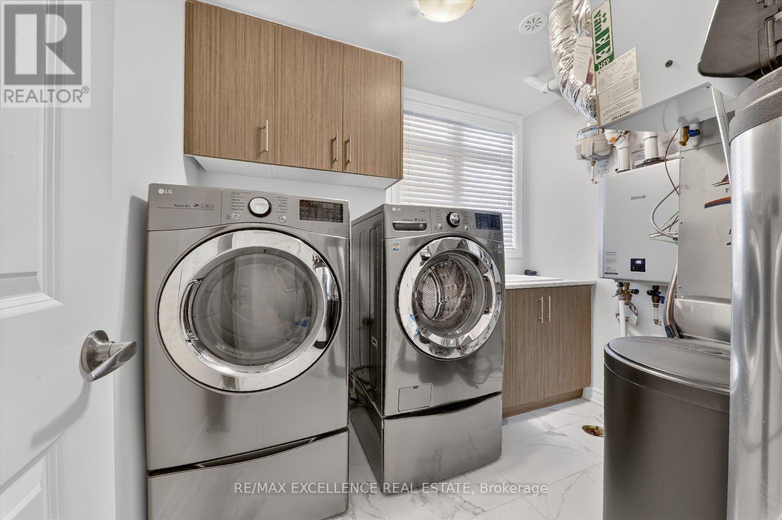 1260 Restivo Lane, Milton, Ontario  L9E 1J9 - Photo 7 - W13722698