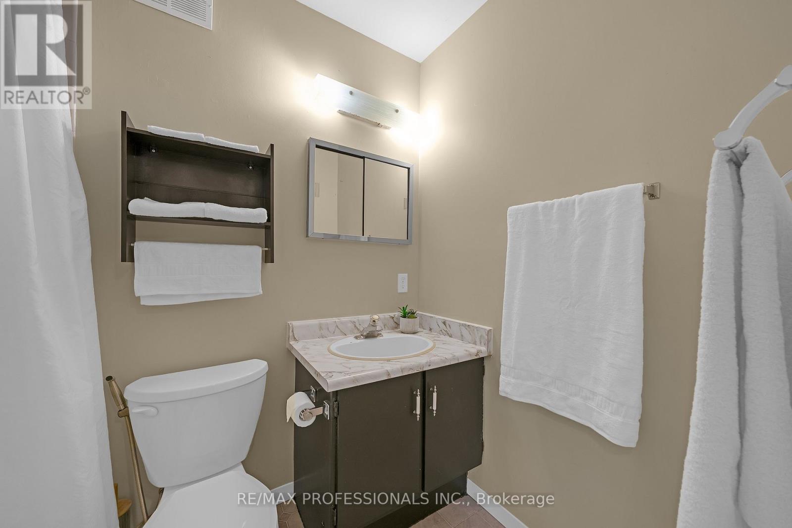 116 - 2001 Bonnymede Drive, Mississauga, Ontario  L5J 4H8 - Photo 11 - W13722708