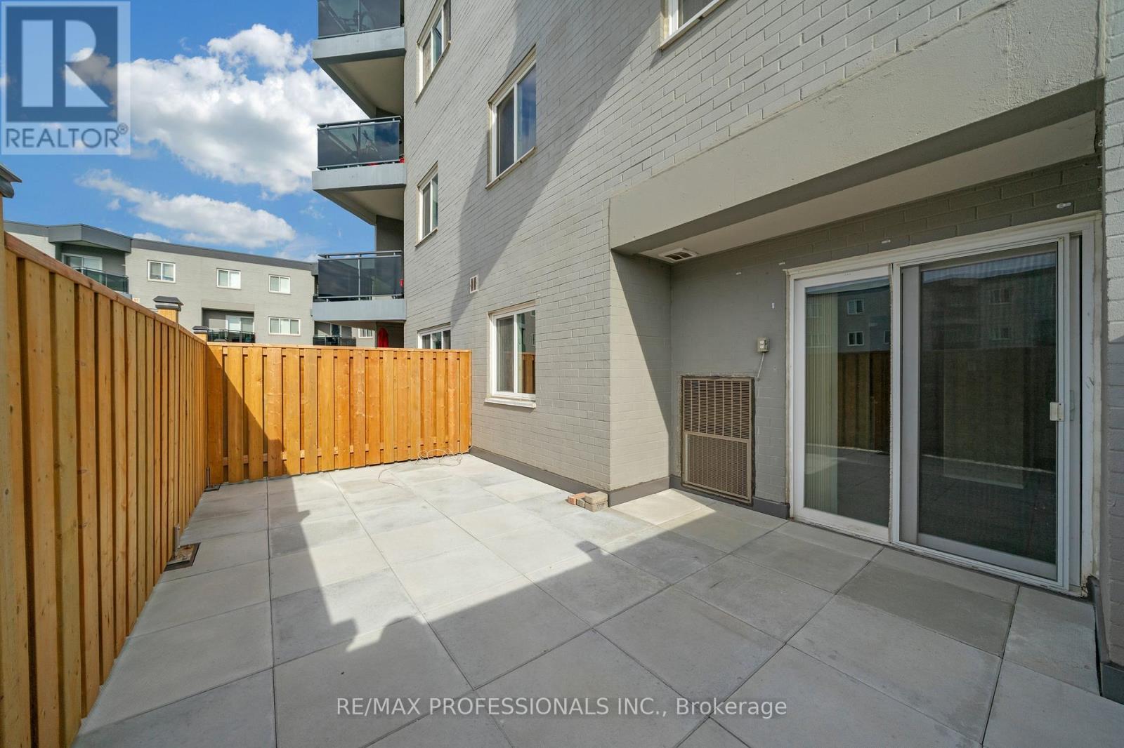 116 - 2001 Bonnymede Drive, Mississauga, Ontario  L5J 4H8 - Photo 6 - W13722708