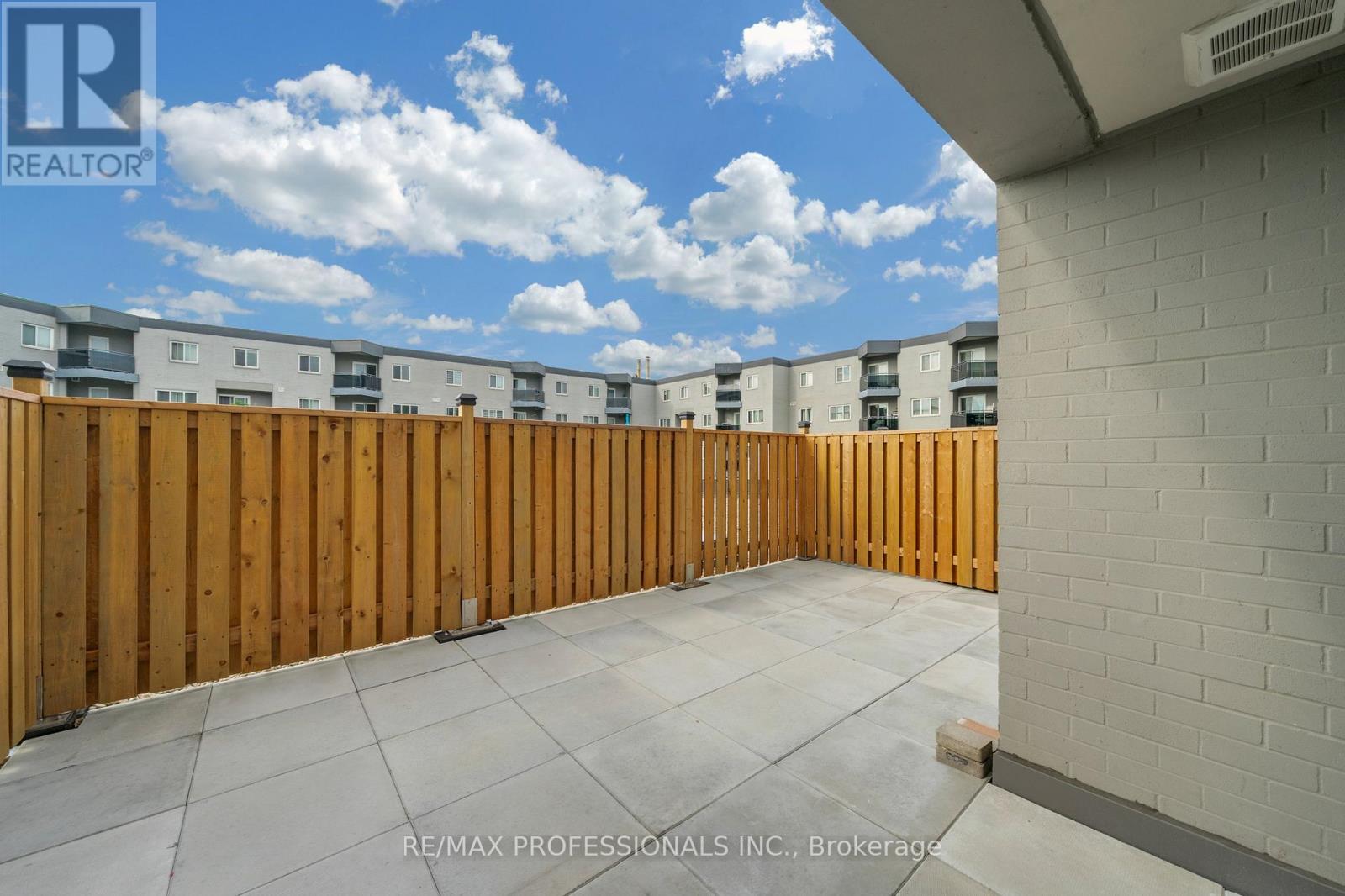 116 - 2001 Bonnymede Drive, Mississauga, Ontario  L5J 4H8 - Photo 7 - W13722708