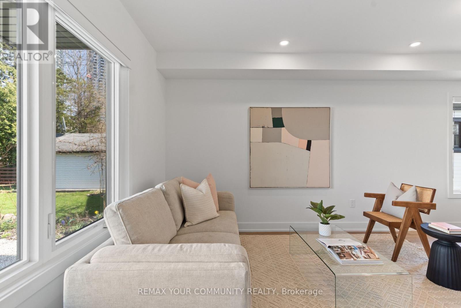 1 - 15 Acorn Avenue, Toronto, Ontario  M9B 3P7 - Photo 3 - W13722718