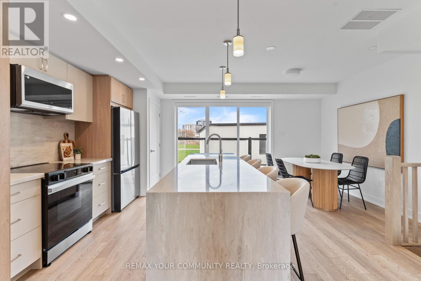 3 - 15 ACORN AVENUE