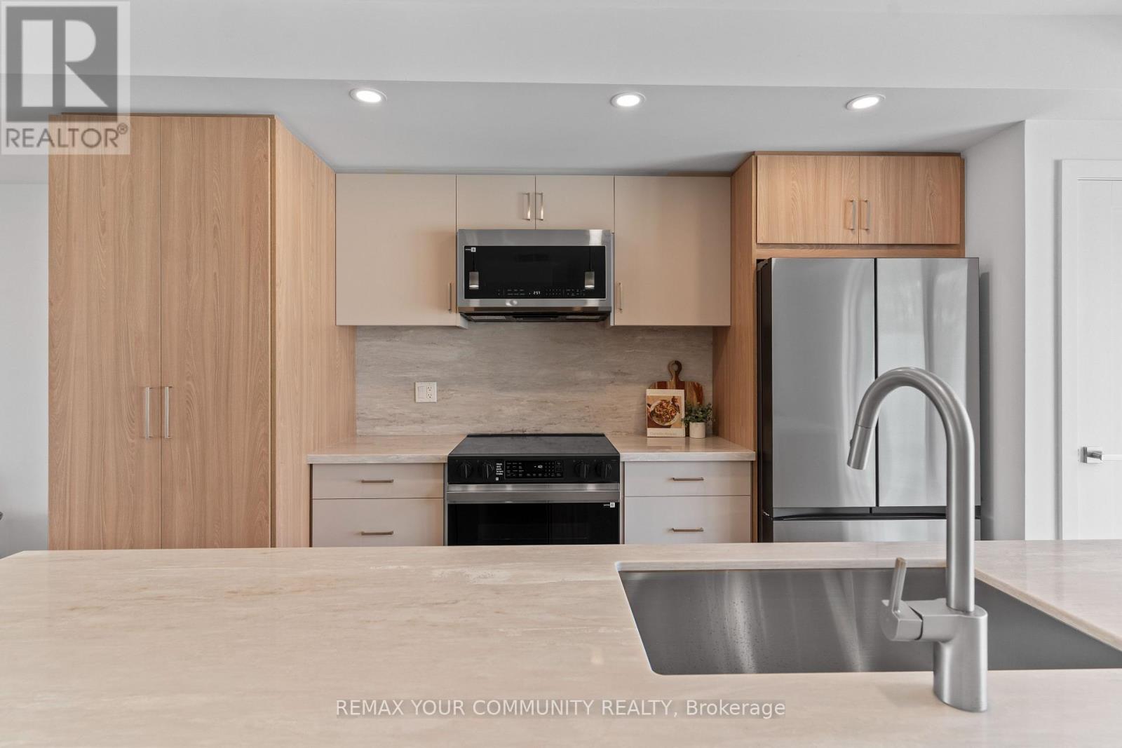 3 - 15 Acorn Avenue, Toronto, Ontario  M9B 3P7 - Photo 8 - W13722724