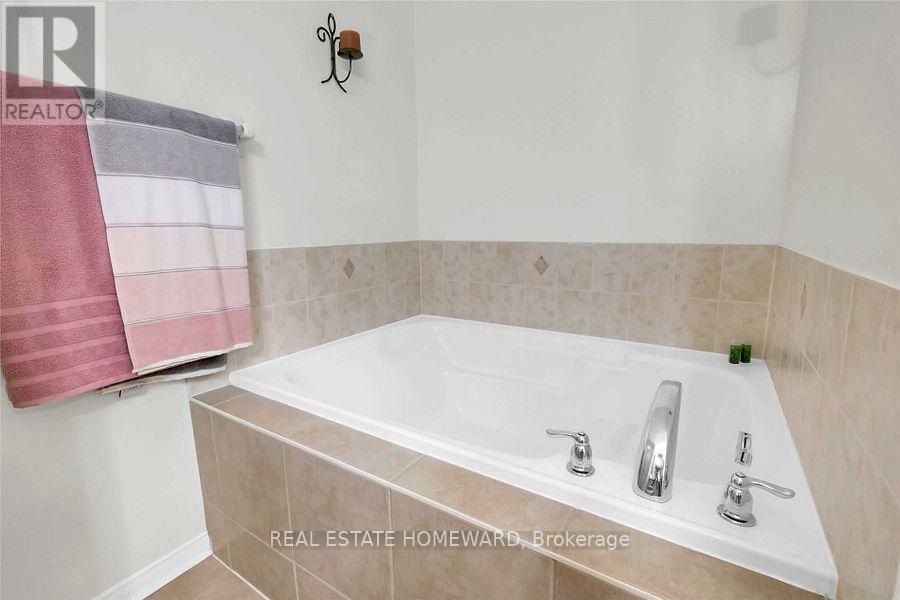 19 Bilbrough Street, Aurora, Ontario  L4G 7W3 - Photo 30 - N13722658