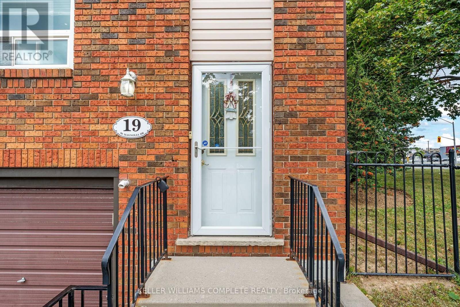 19 - 90 Magnolia Drive, Hamilton, Ontario L9C 6R9 - Photo 2 - X13722488