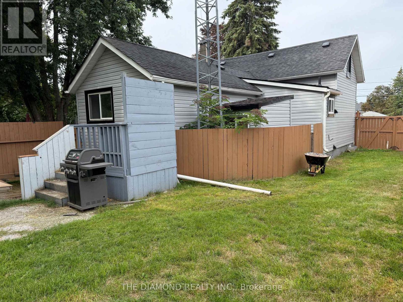40 St Patrick Street, Kawartha Lakes, Ontario  K9V 1R2 - Photo 3 - X13722660