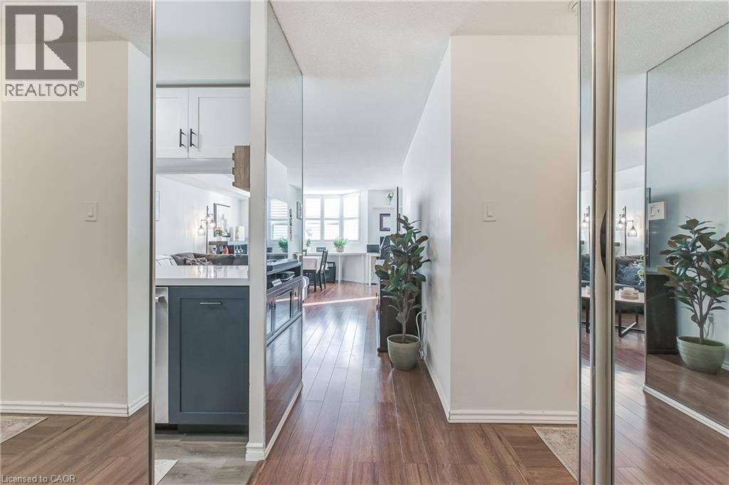 3845 Lakeshore Boulevard W Unit# 804, Toronto, Ontario  M8W 4Y3 - Photo 11 - 40819624