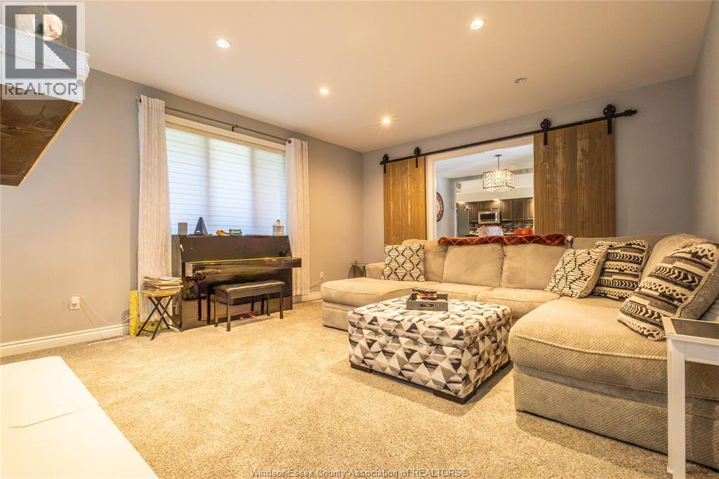 1709 Division Road, Kingsville, Ontario  N9Y 2H1 - Photo 4 - 26021062