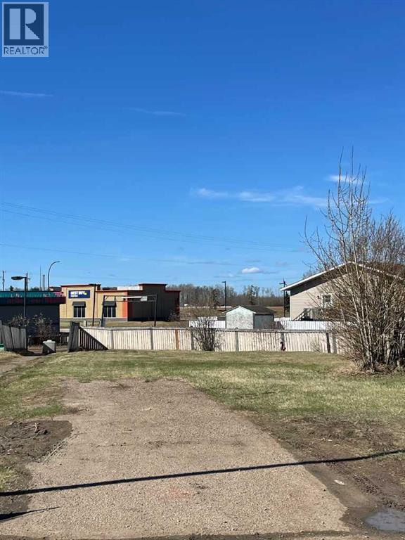 20 Deerglen Trailer Park, High Level, Alberta